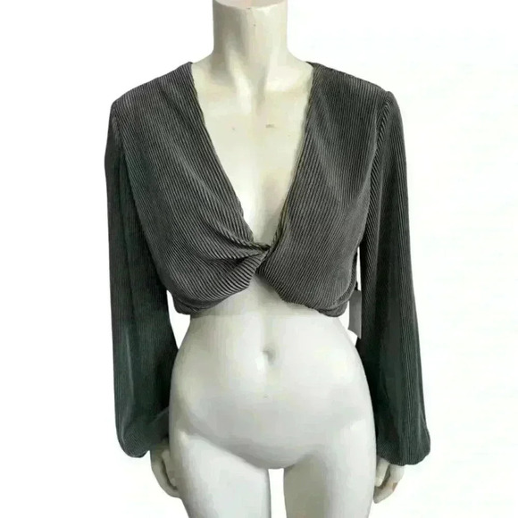 ASTR The Label “Cataleya” crop bra top plisse twist dark sage satin womens small - Picture 6 of 14